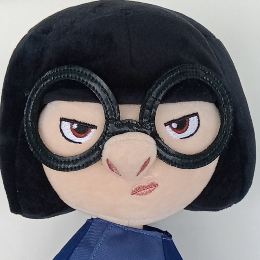 Disney's Incredibles 2 Edna Plush Doll - Picture 4 of 16
